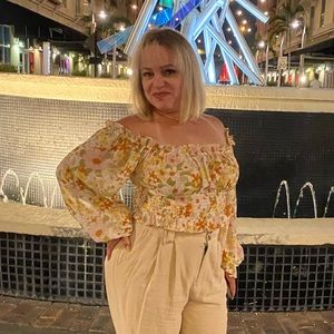 Meet your Posher, Beatriz